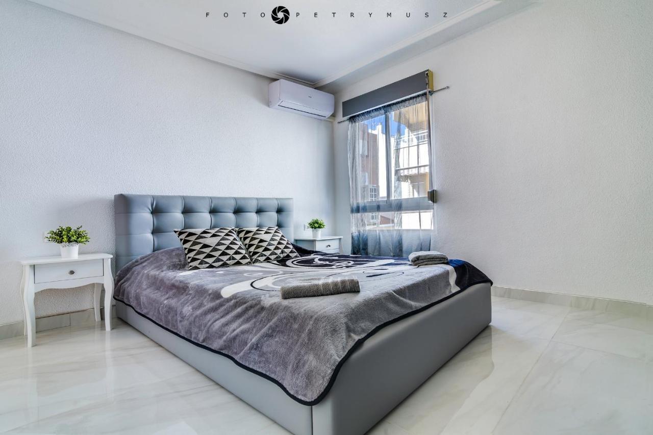Appartement Edificio Urizaga à Torrevieja Extérieur photo